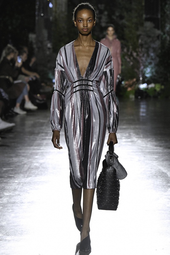 woman<br>FW19