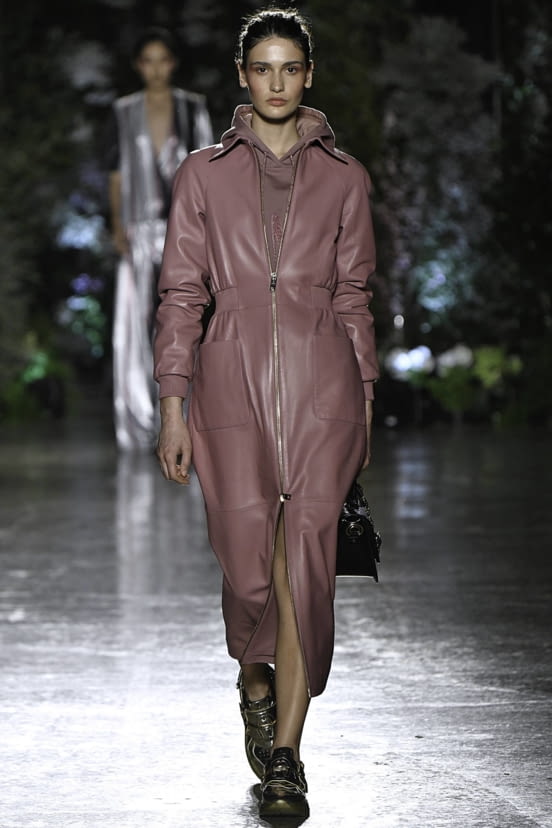 woman<br>FW19