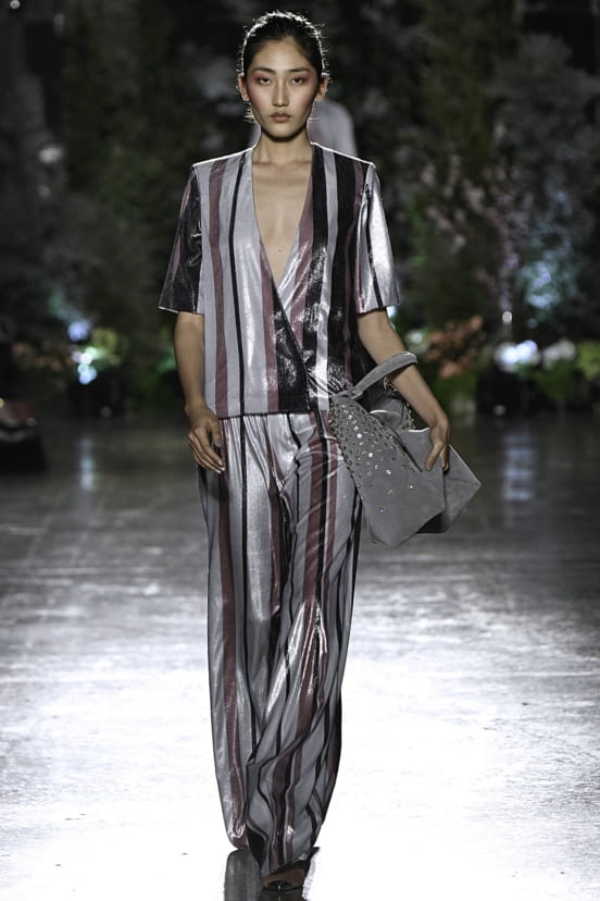 woman<br>FW19