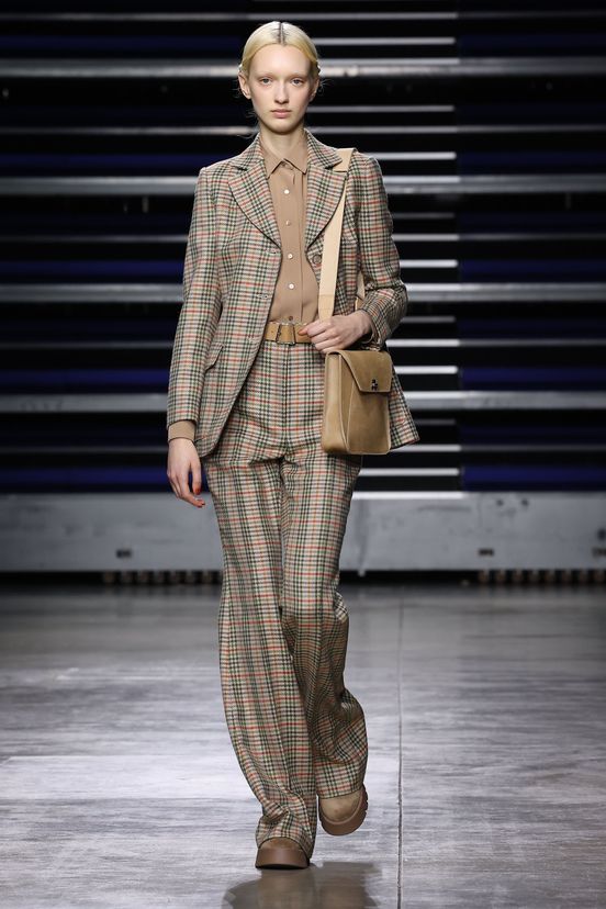 woman<br>FW23