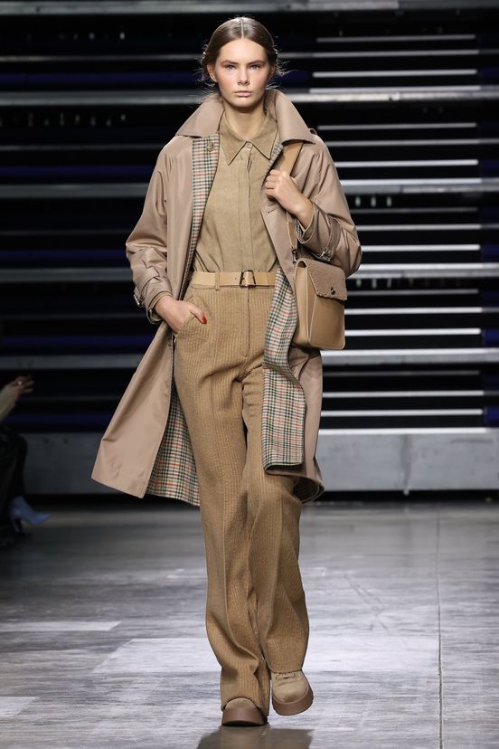 woman<br>FW23