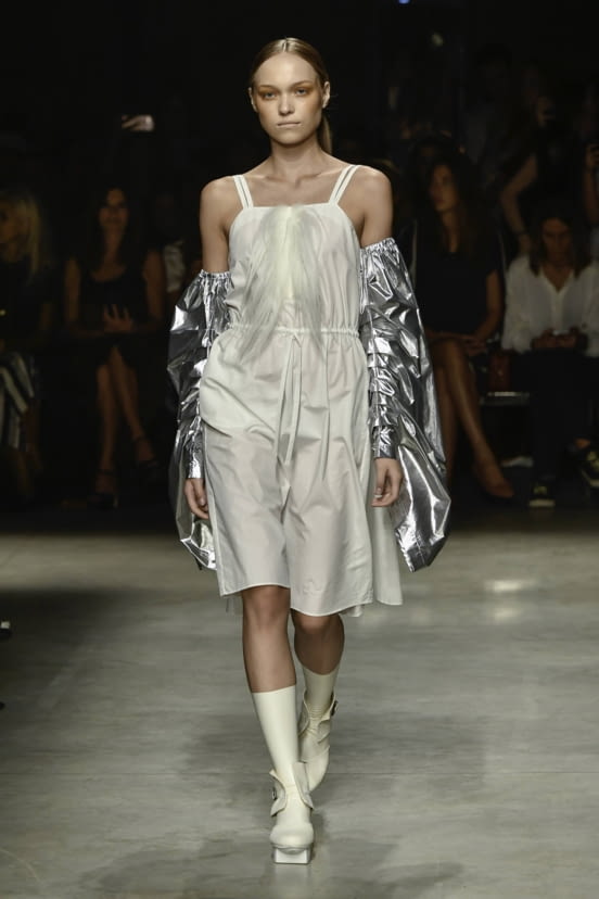 woman<br>SS19