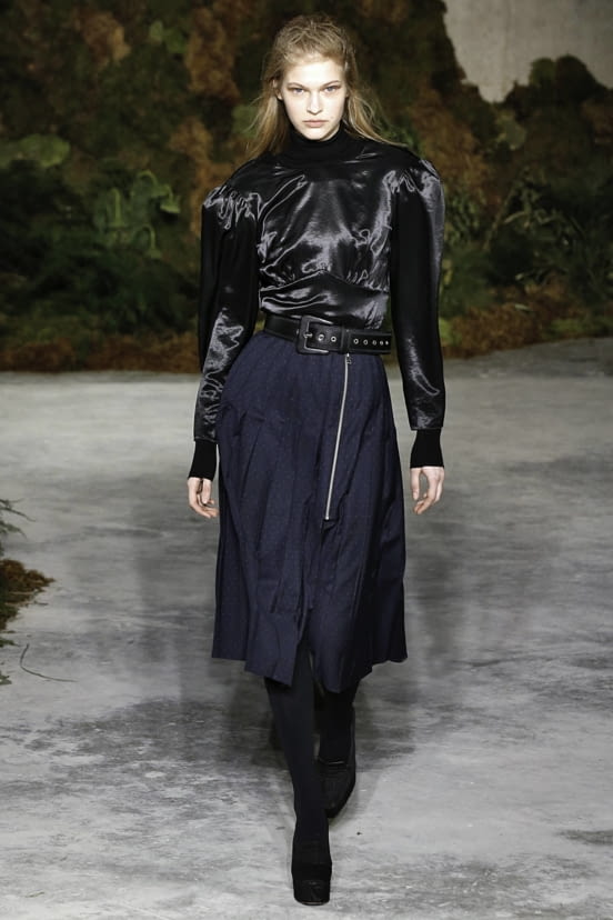 woman<br>FW19