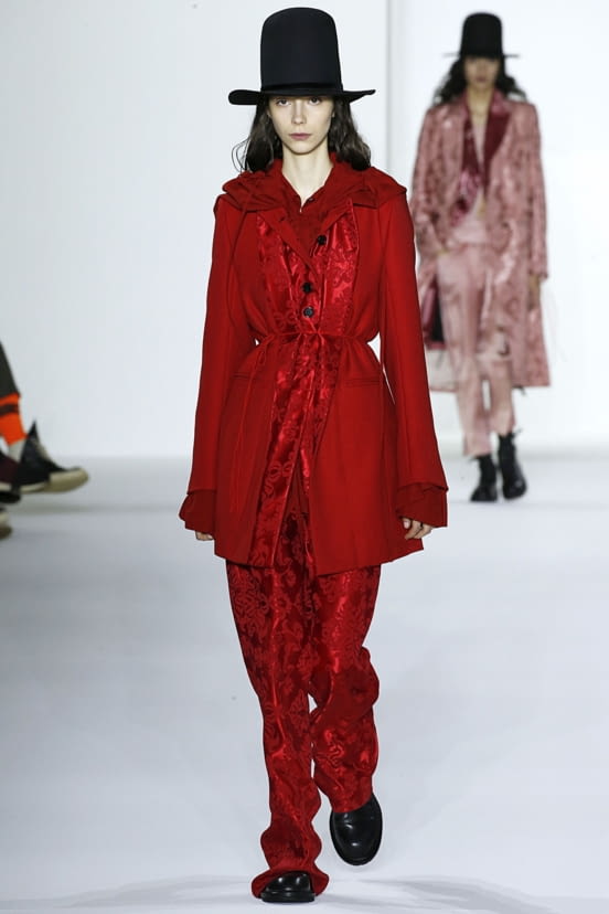 woman<br>FW19