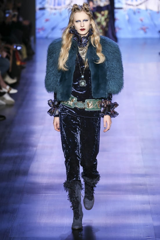 woman<br>F/W 17