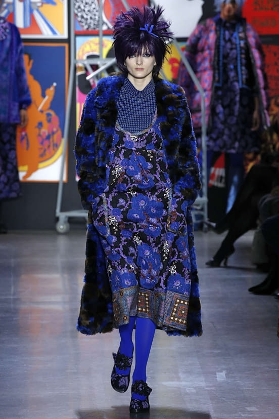 woman<br>FW19