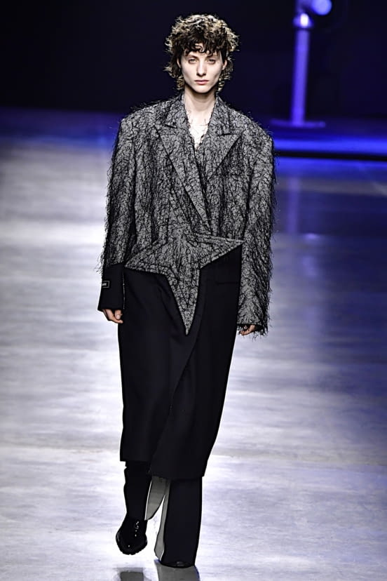woman<br>FW22