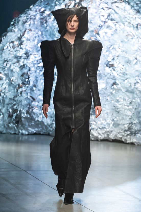 woman<br>FW23
