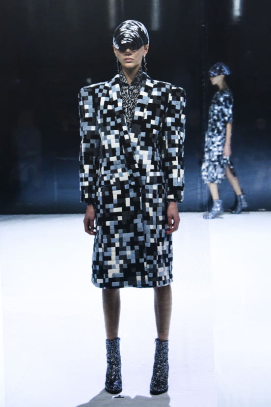 woman<br>FW16