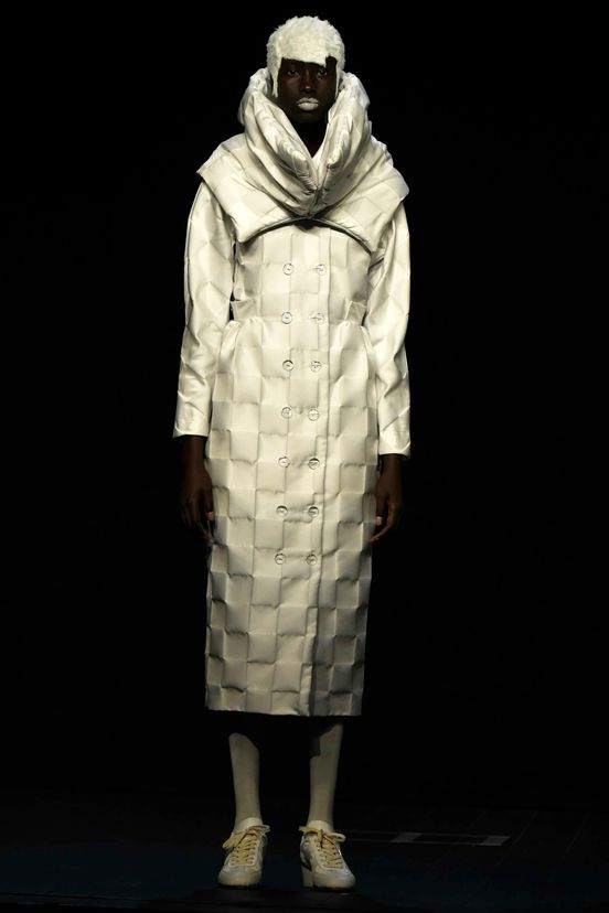 woman<br>FW23