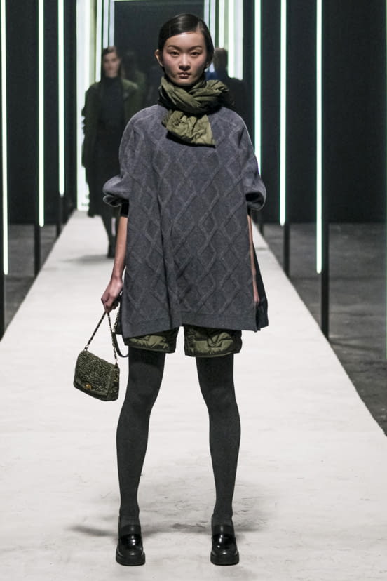 woman<br>FW22
