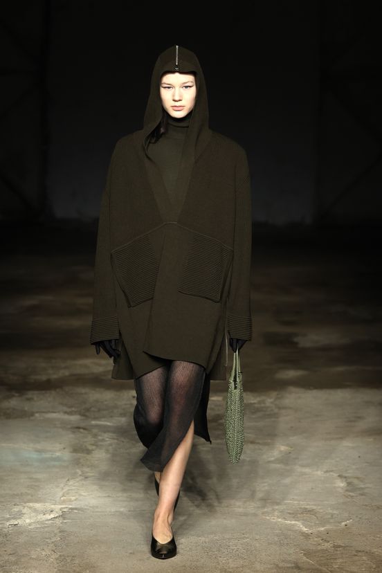 woman<br>FW23