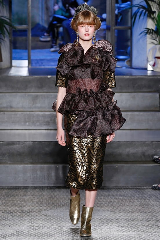 woman<br>FW19