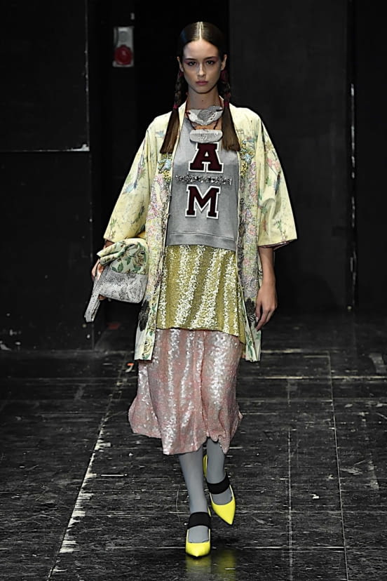 woman<br>SS20