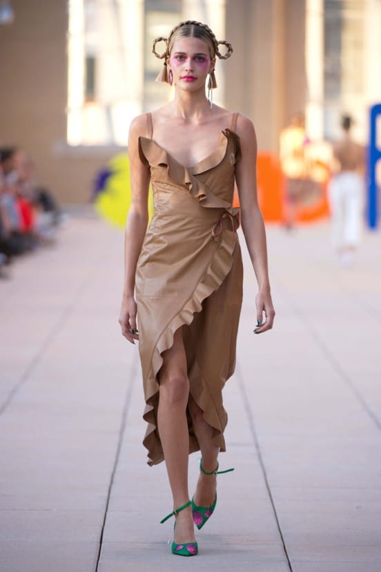 woman<br>SS18