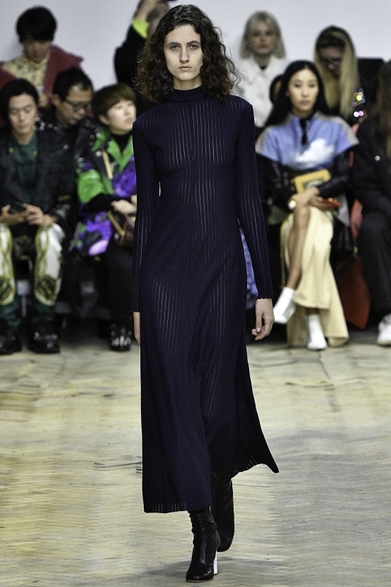 woman<br>FW19