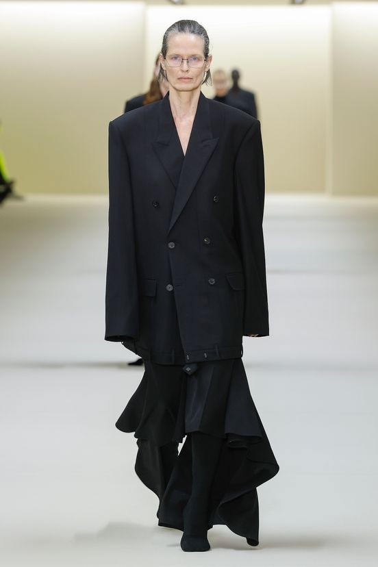 woman<br>FW23