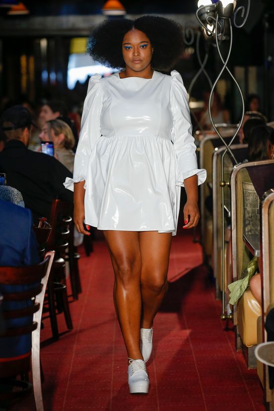 woman<br>SS23