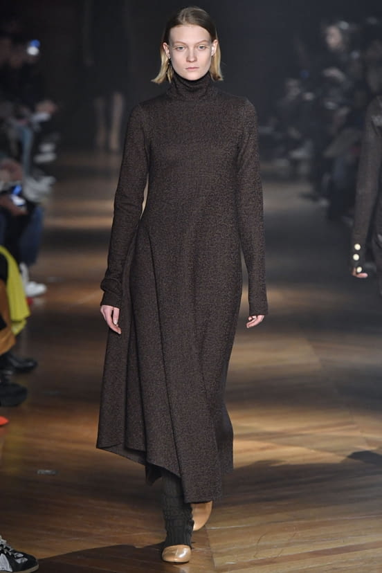 woman<br>FW19