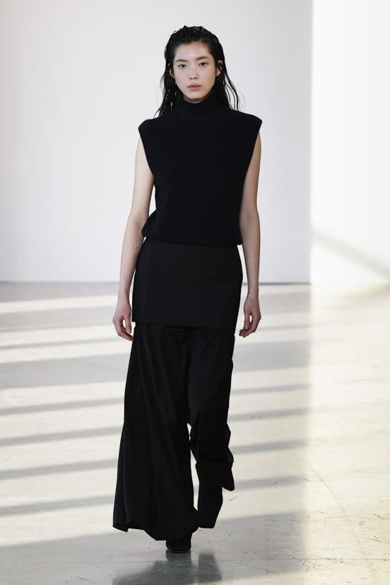 woman<br>FW22