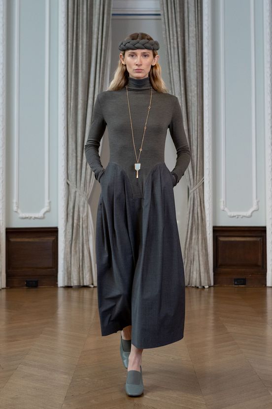woman<br>FW25