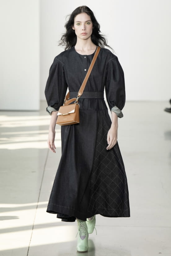 woman<br>SS22