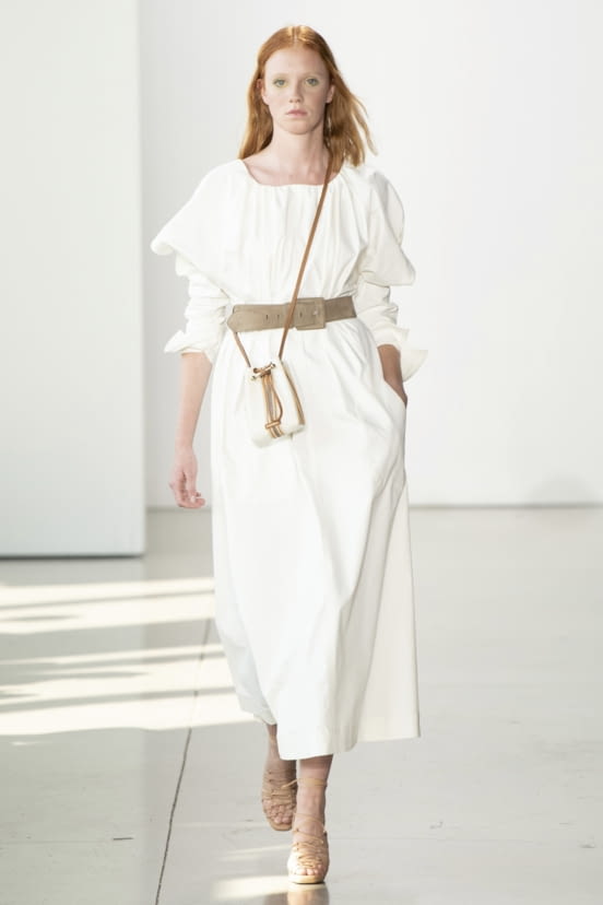 woman<br>SS22