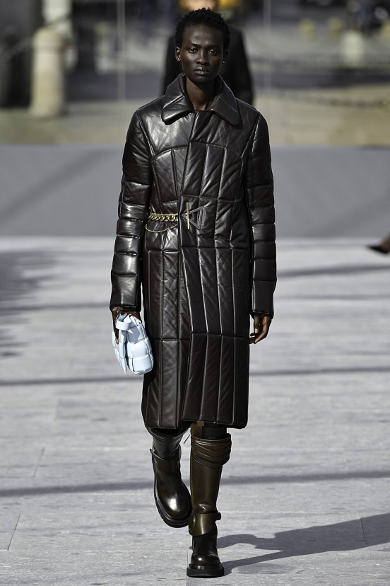 woman<br>FW19