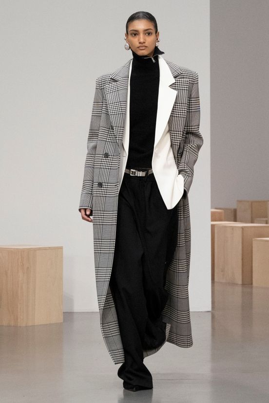 woman<br>FW25