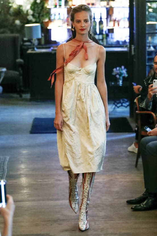 woman<br>SS19