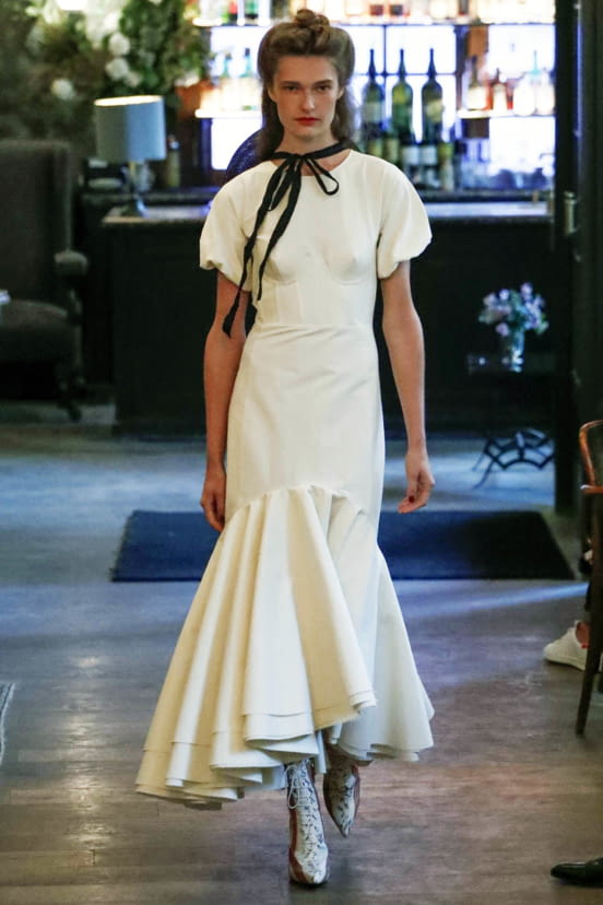 woman<br>SS19