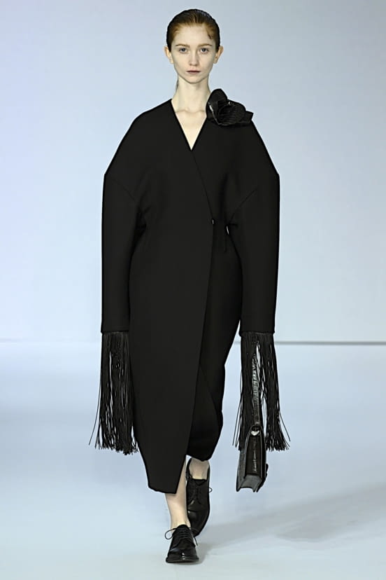 woman<br>FW22