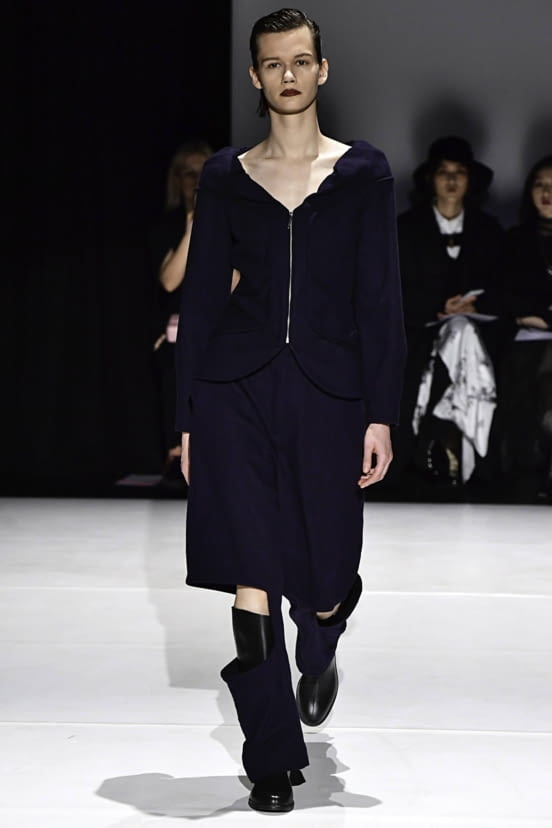 woman<br>FW19