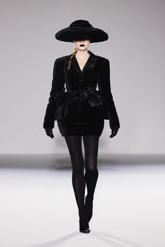 woman<br>FW24