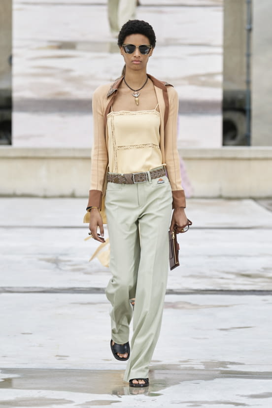 woman<br>SS21