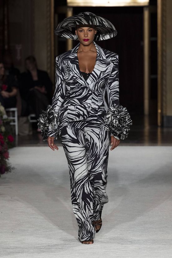woman<br>FW23