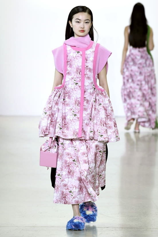 woman<br>FW22