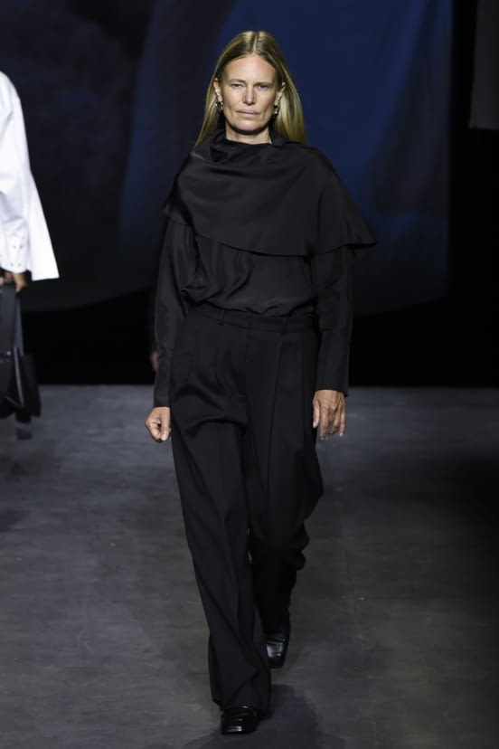 woman<br>FW21