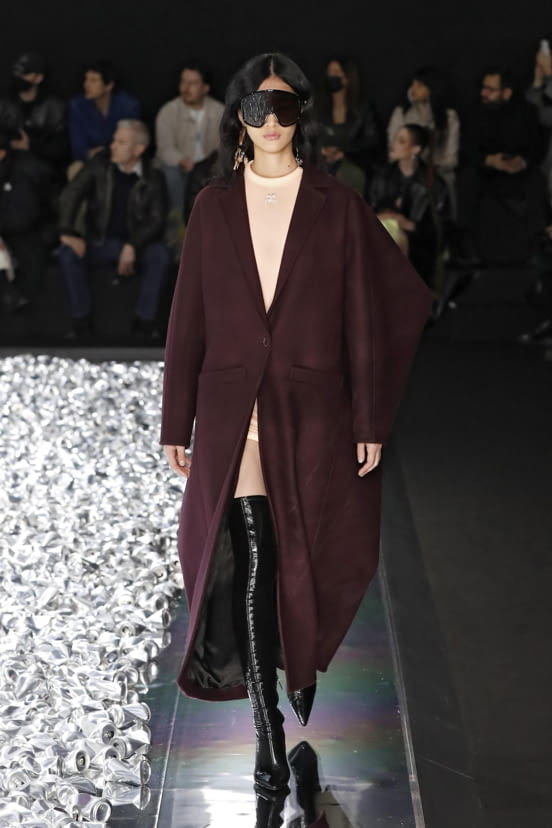 woman<br>FW22