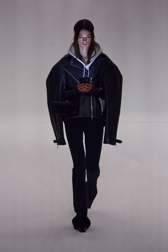 woman<br>FW23