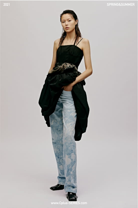 woman<br>SS21