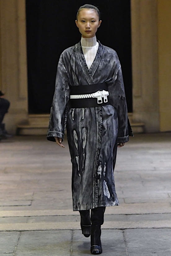 woman<br>FW19