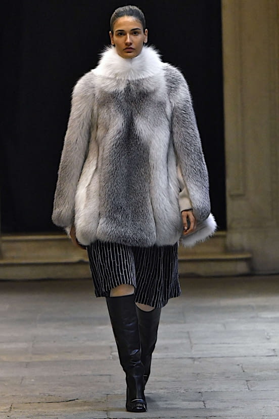 woman<br>FW19