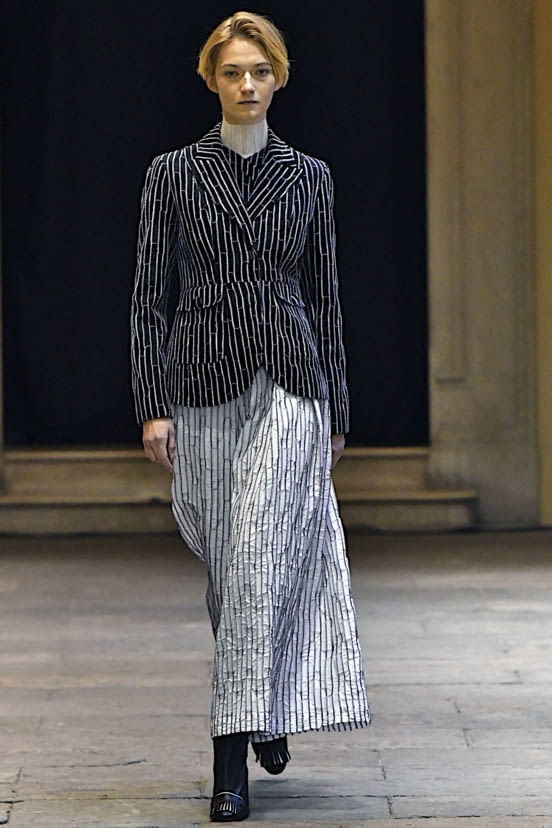 woman<br>FW19