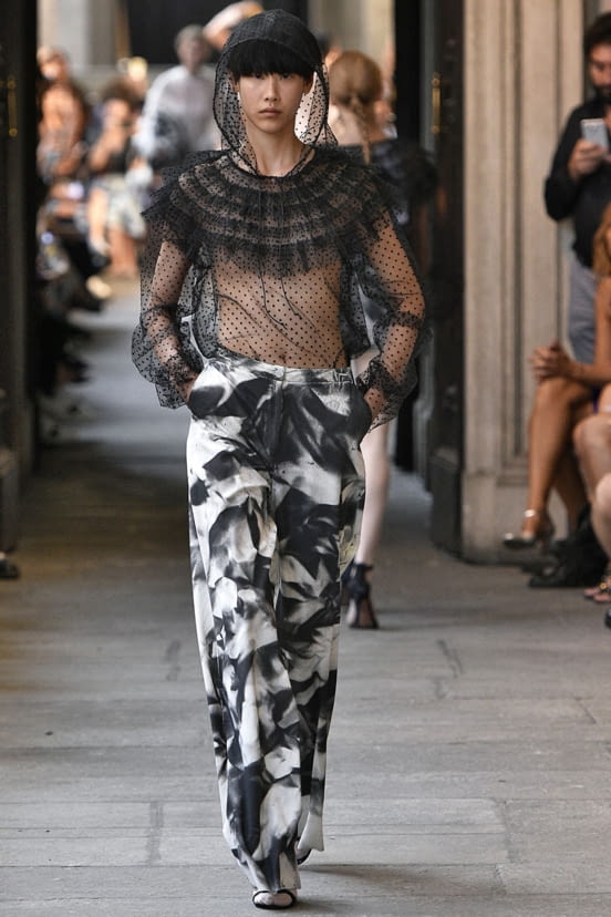 woman<br>SS19
