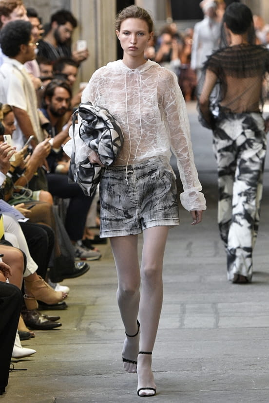 woman<br>SS19