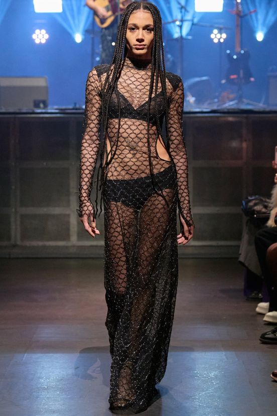 woman<br>FW23