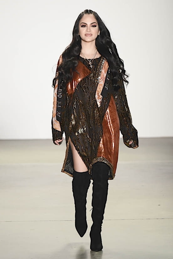 woman<br>FW19