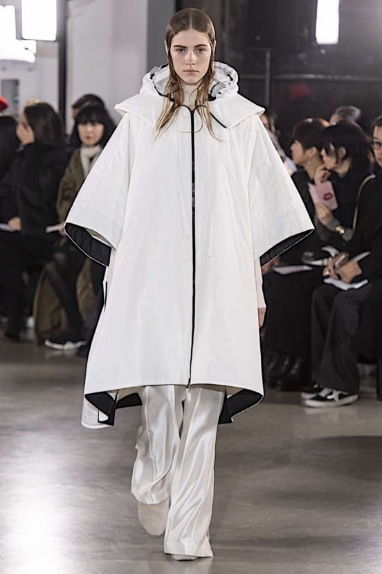woman<br>FW19