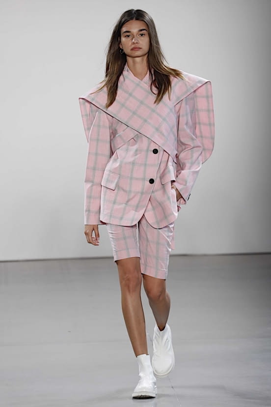 woman<br>SS20